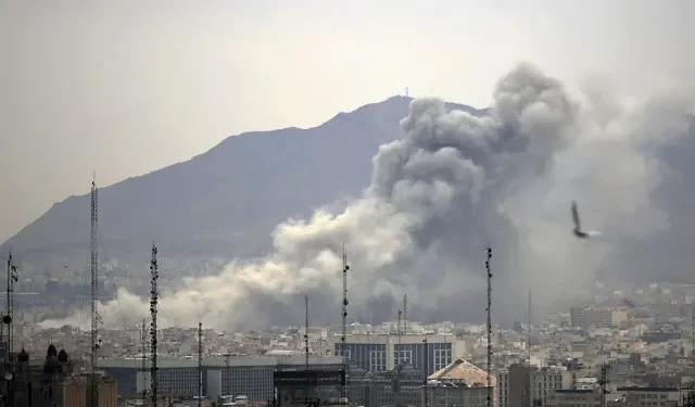 Trump frena los bombardeos a Irán para abrir un espacio a la negociación