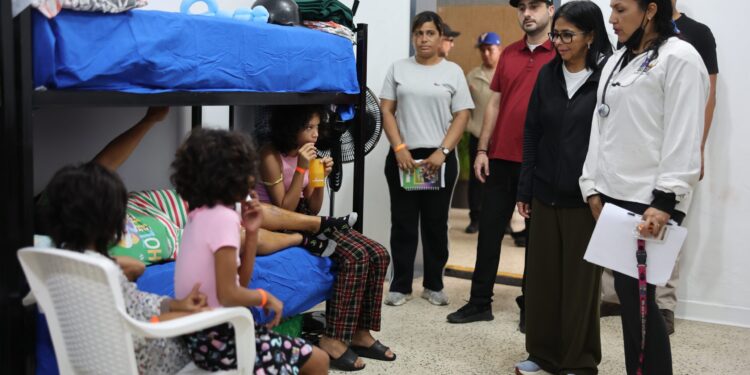 (+Fotos) Inspeccionan campamento transitorio en la U.E.N. Gran Colombia