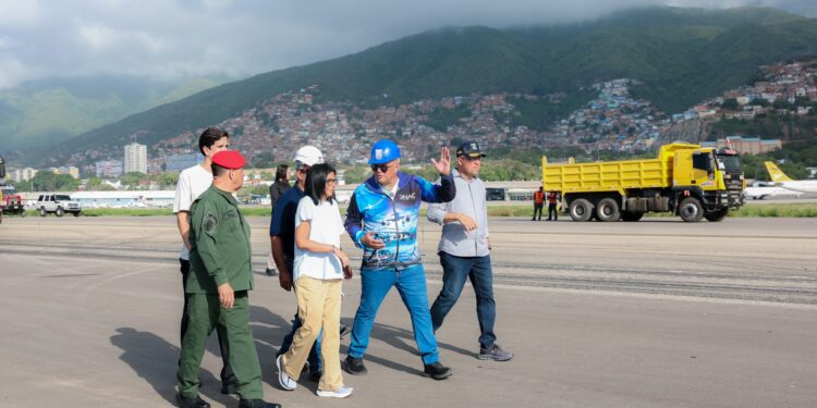 Presidenta (E) Delcy Rodríguez supervisa labores de recuperación en el Aeropuerto Internacional de Maiquetía