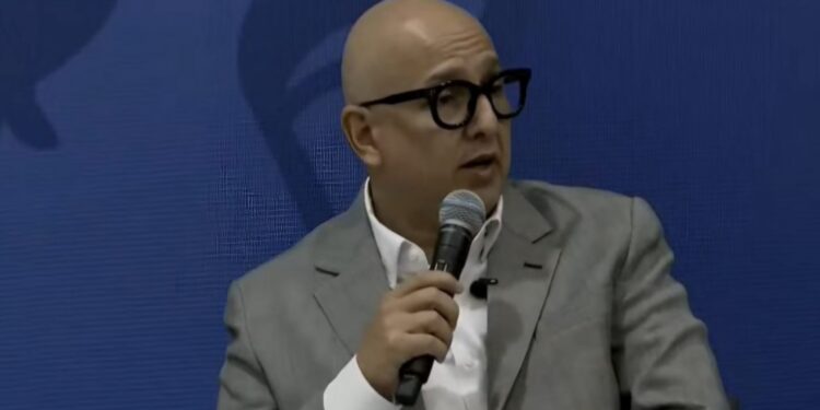 Vicepresidente Sectorial de Comunicación y Cultura, anuncia plan de lectura para refugios y Biblioteca Virtual Bicentenaria