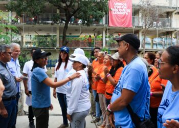 Presidenta Delcy Rodríguez supervisa inicio de recuperación habitacional en Guarenas