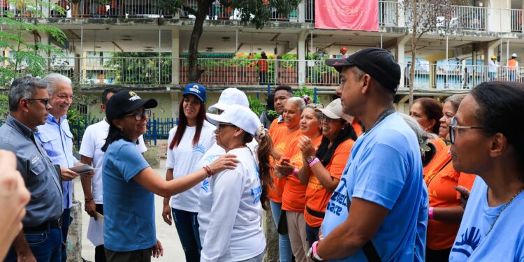 Presidenta Delcy Rodríguez supervisa inicio de recuperación habitacional en Guarenas