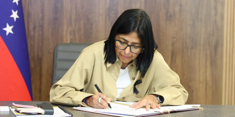 Se firma el Reglamento de la Ley de Hidrocarburos