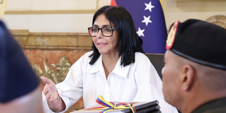 Presidenta Delcy Rodríguez recibe lista de postulados para ascensos militares y resalta el heroísmo de la FANB en emergencia sísmica