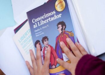 Inicia Plan Nacional de Lectura Bicentenario en campamentos tras doblete sísmico