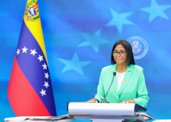 «Venezuela celebrará elecciones cuando esté lista»: Delcy Rodríguez en portada de la revista Time