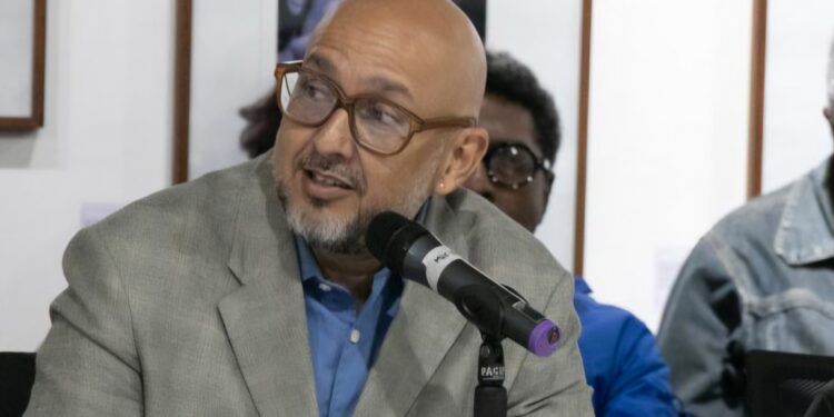 Pérez Pirela: Venezuela enfrenta la crisis actual con el método histórico y los valores bolivarianos de solidaridad