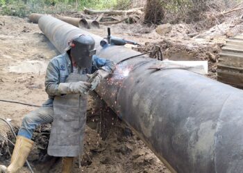MinAguas activa doble frente de trabajo para restituir el suministro de agua potable en La Guaira