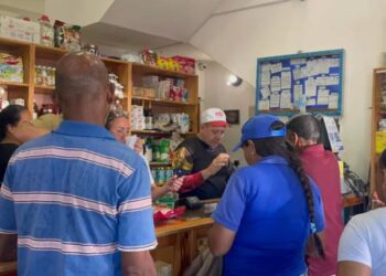 Comercio en La Guaira alcanza 70% de operatividad 2 Comercio en La Guaira alcanza 70% de operatividad