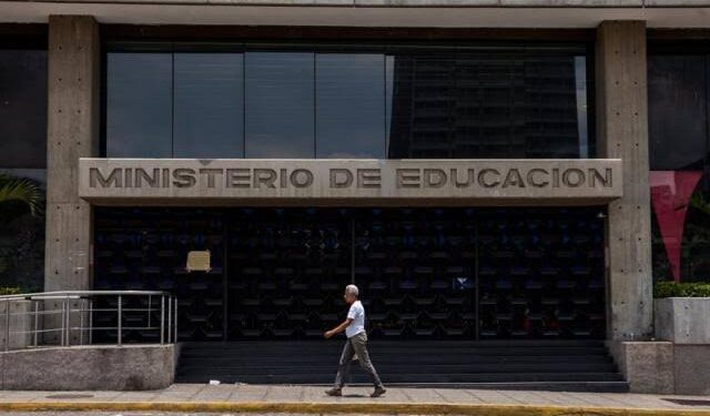 Ministerio de Educación reactiva la atención presencial al público para todos sus trámites y servicios en Caracas