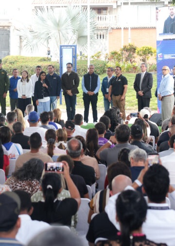 Periódico de la Patria y Multiplataforma Digital 26 Gobierno Nacional y sector privado unen esfuerzos para reactivar la economía en La Guaira tras los sismos