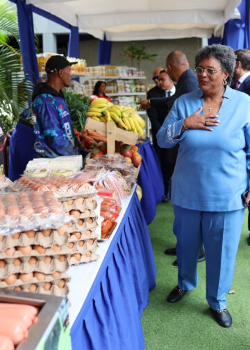 La primera ministra de Barbados, Mia Mottley, conoce el modelo productivo venezolano en el 23 de Enero