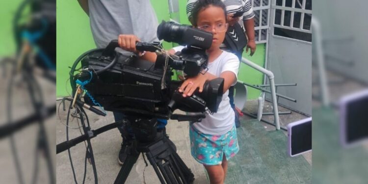 Niños y niñas se acercan al mundo de la televisión a través de una experiencia recreativa y formativa en Campamentos Transitorios