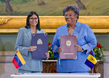 Presidenta Delcy Rodríguez y Mia Mottley firman declaración conjunta para profundizar la agenda bilateralre