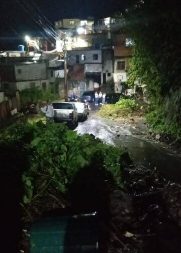 Lluvias en Guaicaipuro dejan 156 reportes de afectaciones y una niña recuperándose tras ser arrastrada por la corriente