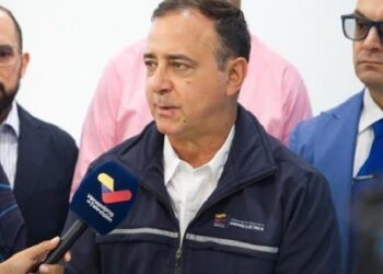 Ministro de Energía Eléctrica informa recuperación de una torre de transmisión y avanza en restablecimiento de línea de 400 que afecta a región central y occidental 1 Ministro de Energía Eléctrica informa recuperación de una torre de transmisión y avanza en restablecimiento de línea de 400 que afecta a región central y occidental
