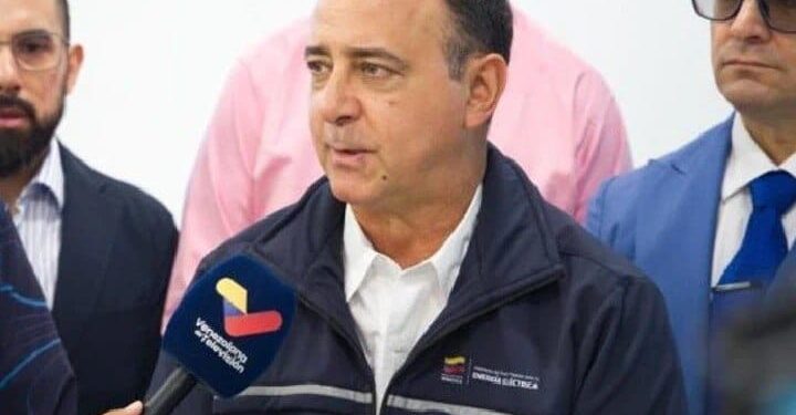 Ministro de Energía Eléctrica informa recuperación de una torre de transmisión y avanza en restablecimiento de línea de 400 que afecta a región central y occidental