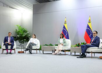 Presidenta Delcy Rodríguez encabeza mesa de trabajo con el sector económico