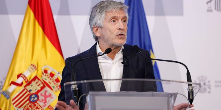 Ministro del Interior de España: 70 mil personas que entraron de forma irregular a Ceuta ya abandonaron el país