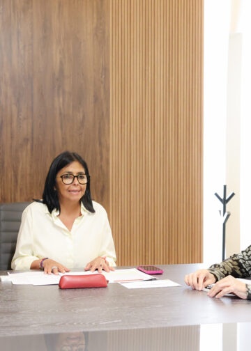 Periódico de la Patria y Multiplataforma Digital 28 Presidenta Delcy Rodríguez presenta resultados tras reunión con ministra de Educación Universitaria