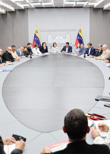 Presidenta Delcy Rodríguez encabeza Consejo de Ministros para revisar balance de atención a familias afectadas por sismos