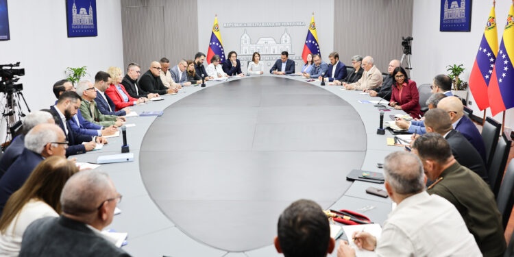 Presidenta Delcy Rodríguez encabeza Consejo de Ministros para revisar balance de atención a familias afectadas por sismos