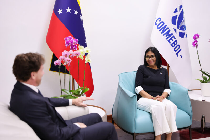 Presidenta Delcy Rodríguez evalúa con la CONMEBOL y la FVF nuevos proyectos 4 IMG 20260828 194022 066