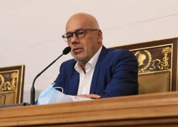 Gobierno y oposición acuerdan primera reunión presencial en Caracas