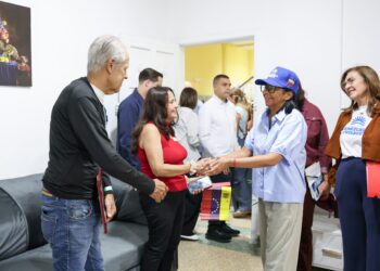 Presidenta Delcy Rodríguez encabeza entrega de viviendas rehabilitadas en Caracas como parte del Plan Venezuela Renace
