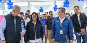 Presidenta Delcy Rodríguez celebra renacimiento de La Guaira tras el doble terremoto