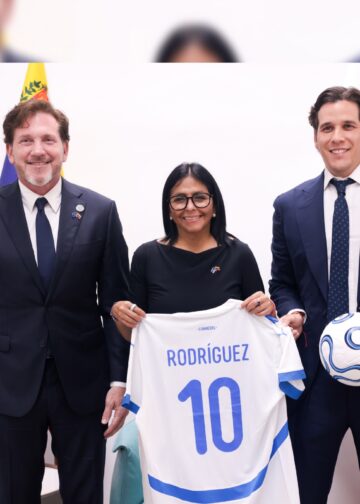 Presidenta Delcy Rodríguez evalúa con la CONMEBOL y la FVF nuevos proyectos