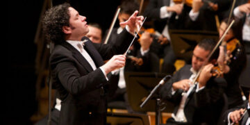 Dudamel unirá a grandes estrellas en el Hollywood Bowl en un concierto benéfico por Venezuela