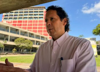 Presidente de Comisión Presidencial aclara que viviendas etiquetadas en rojo no implican demolición automática
