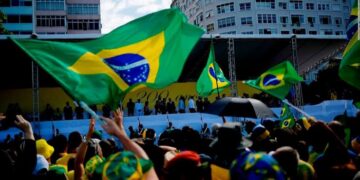 Brasil votará con una avalancha de «clones» de Lula y Bolsonaro