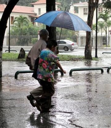 INAMEH pronostica lluvias intensas y descargas eléctricas en gran parte del país para este domingo