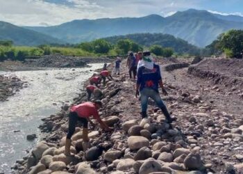 Gobierno Nacional consolida 100% de la placa base para el nuevo muro de contención del río Manzanares en Cumanacoa