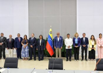 Gobierno Nacional y oposición instalan mesa de diálogo con agenda social y política
