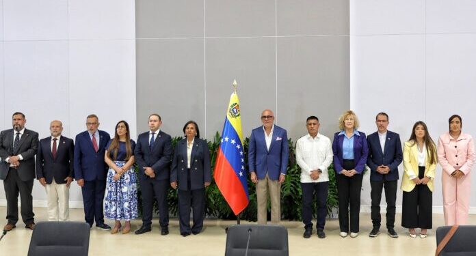 Gobierno Nacional y oposición instalan mesa de diálogo con agenda social y política