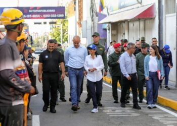 Presidenta Delcy Rodríguez activa despliegue de Bricomiles para rehabilitar escuelas afectadas por sismos en La Guaira