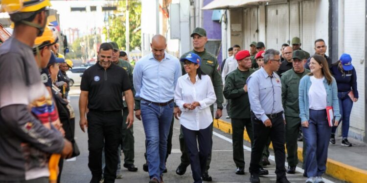 Presidenta Delcy Rodríguez activa despliegue de Bricomiles para rehabilitar escuelas afectadas por sismos en La Guaira