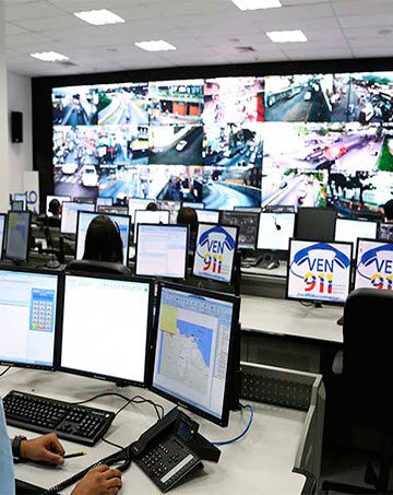 Activan líneas 0800-Caracas y Ven 911 para atender reportes por afectaciones de lluvias