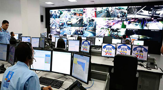 Activan líneas 0800-Caracas y Ven 911 para atender reportes por afectaciones de lluvias