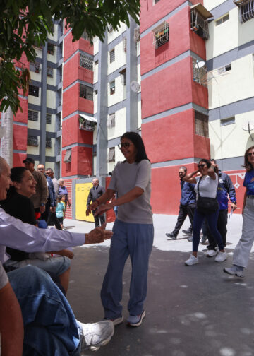 (+Fotos) Presidenta Delcy Rodríguez lidera entrega de más de 400 viviendas recuperadas en Caracas