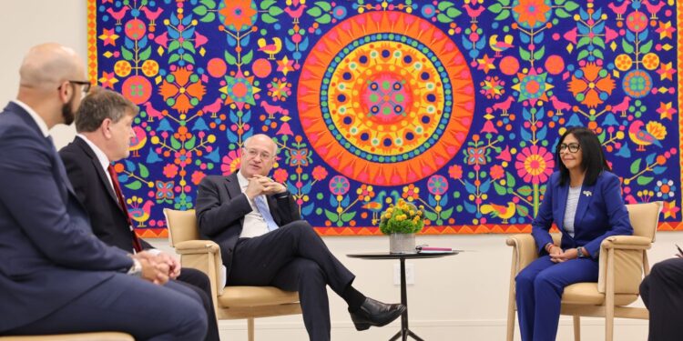 Presidenta Delcy Rodríguez y representantes del BID evalúan mecanismos de cooperación en New York