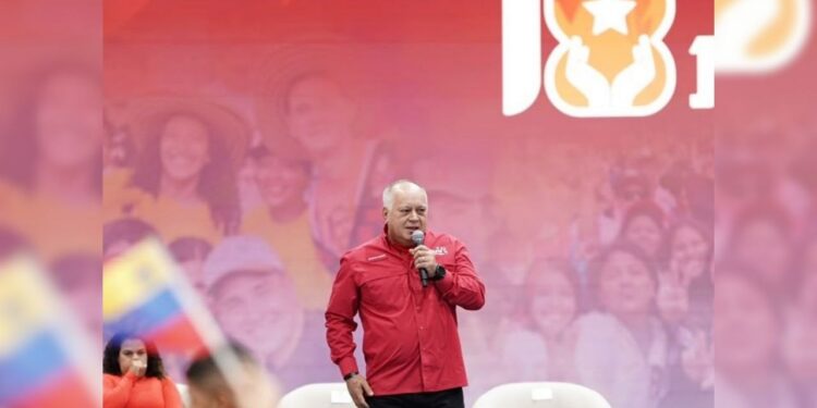 Cabello en el 18° aniversario de la JPSUV: "Se están formando para servirle a nuestro Pueblo" 1 Cabello en el 18° aniversario de la JPSUV: «Se están formando para servirle a nuestro Pueblo»