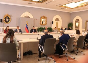 Gobierno nacional y delegación de la AN 2015 instalan su segundo ciclo de diálogo
