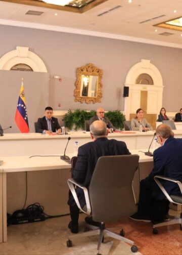 Periódico de la Patria y Multiplataforma Digital 26 Gobierno nacional y delegación de la AN 2015 instalan su segundo ciclo de diálogo