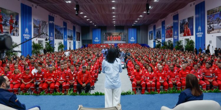 Presidenta Delcy Rodríguez lidera asamblea con trabajadores de PDVSA