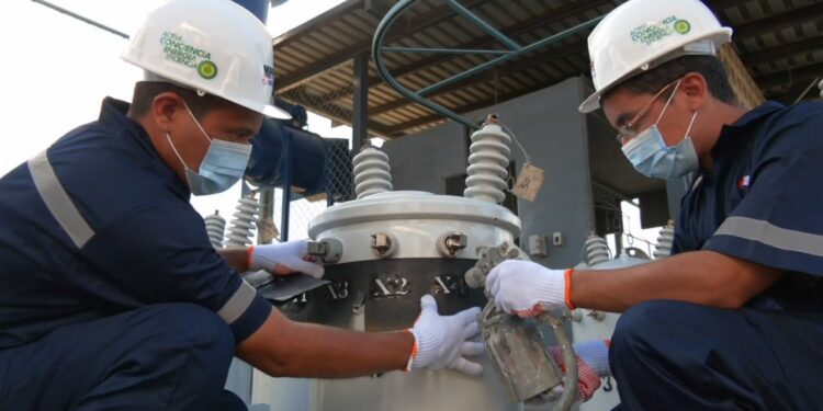 Tras terremoto, el sistema eléctrico recuperó el 96% en La Guaira en apenas 10 días