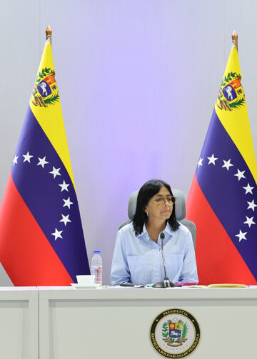 Pdta. Delcy Rodríguez junto a sectores sindical y empresarial evalúan estabilidad laboral